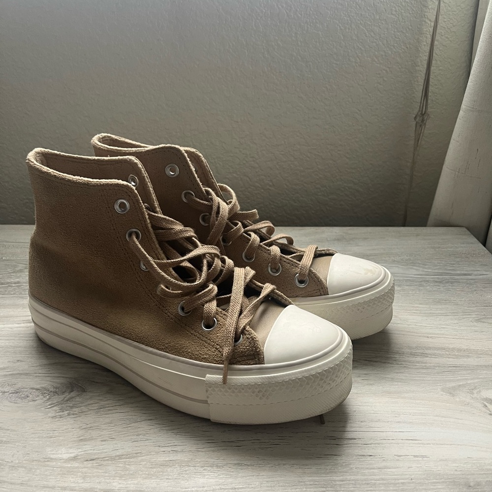 Converse Platform sneakers. Tan suede. Size 7.5